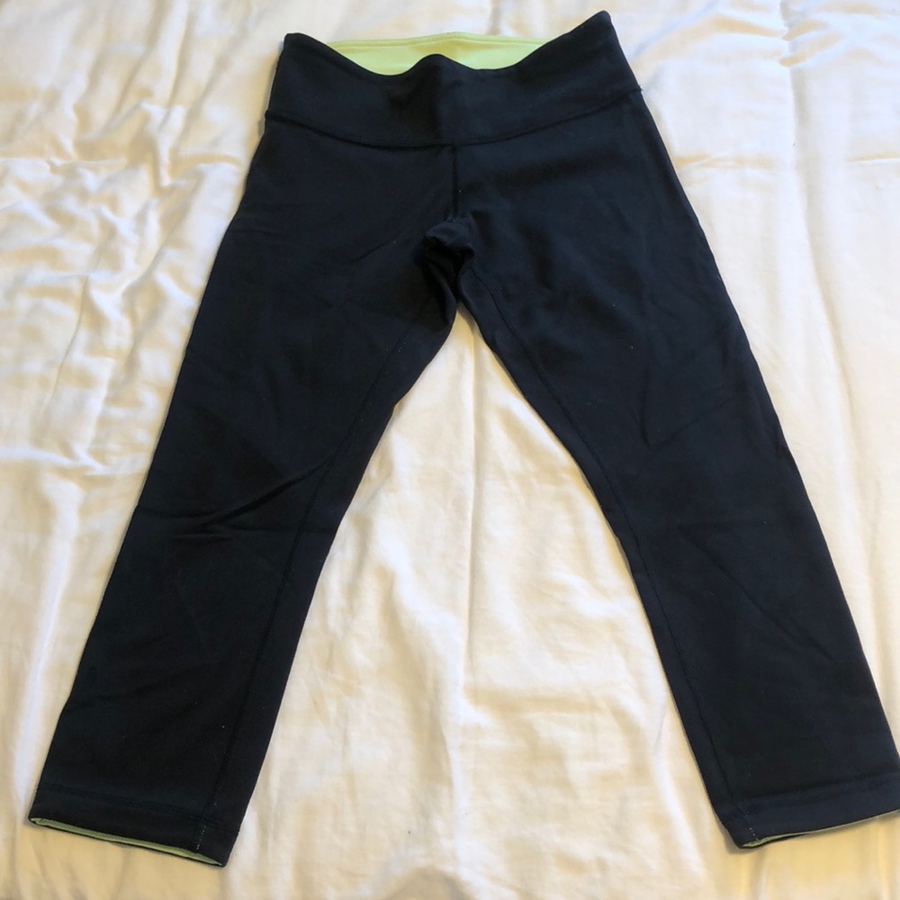 Reversible Lululemon Wunder Under cropped leggings